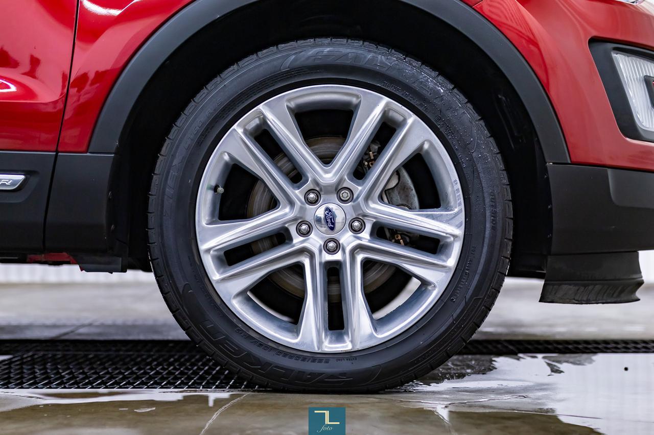 2017 Ford Explorer AWD XLT Leather Roof Nav BCam Red Deer AB