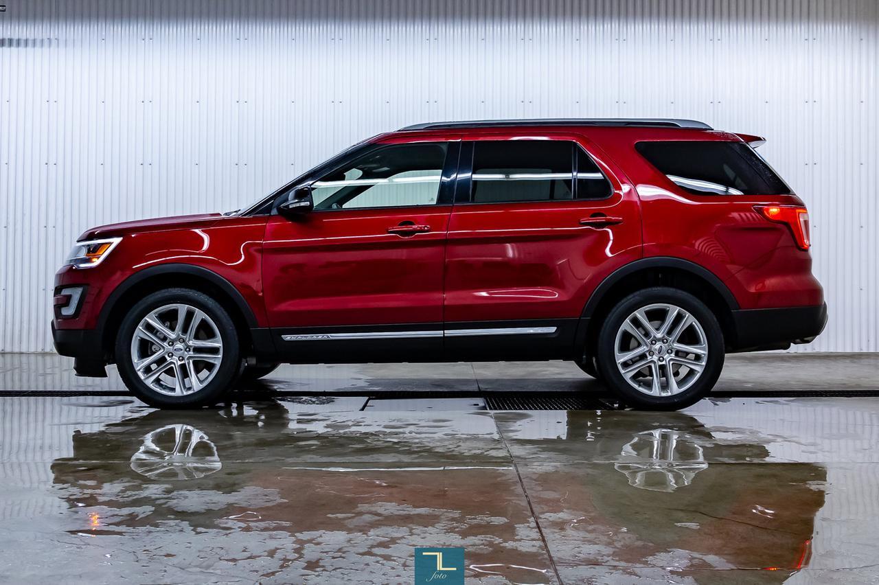 2017 Ford Explorer AWD XLT Leather Roof Nav BCam Red Deer AB