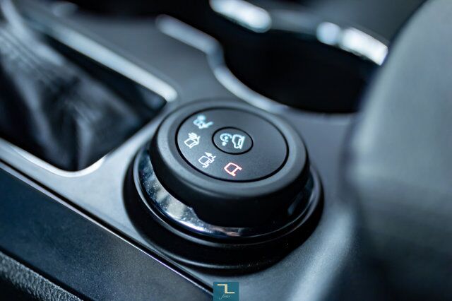 2017 Ford Explorer AWD XLT Leather Roof Nav BCam Red Deer AB