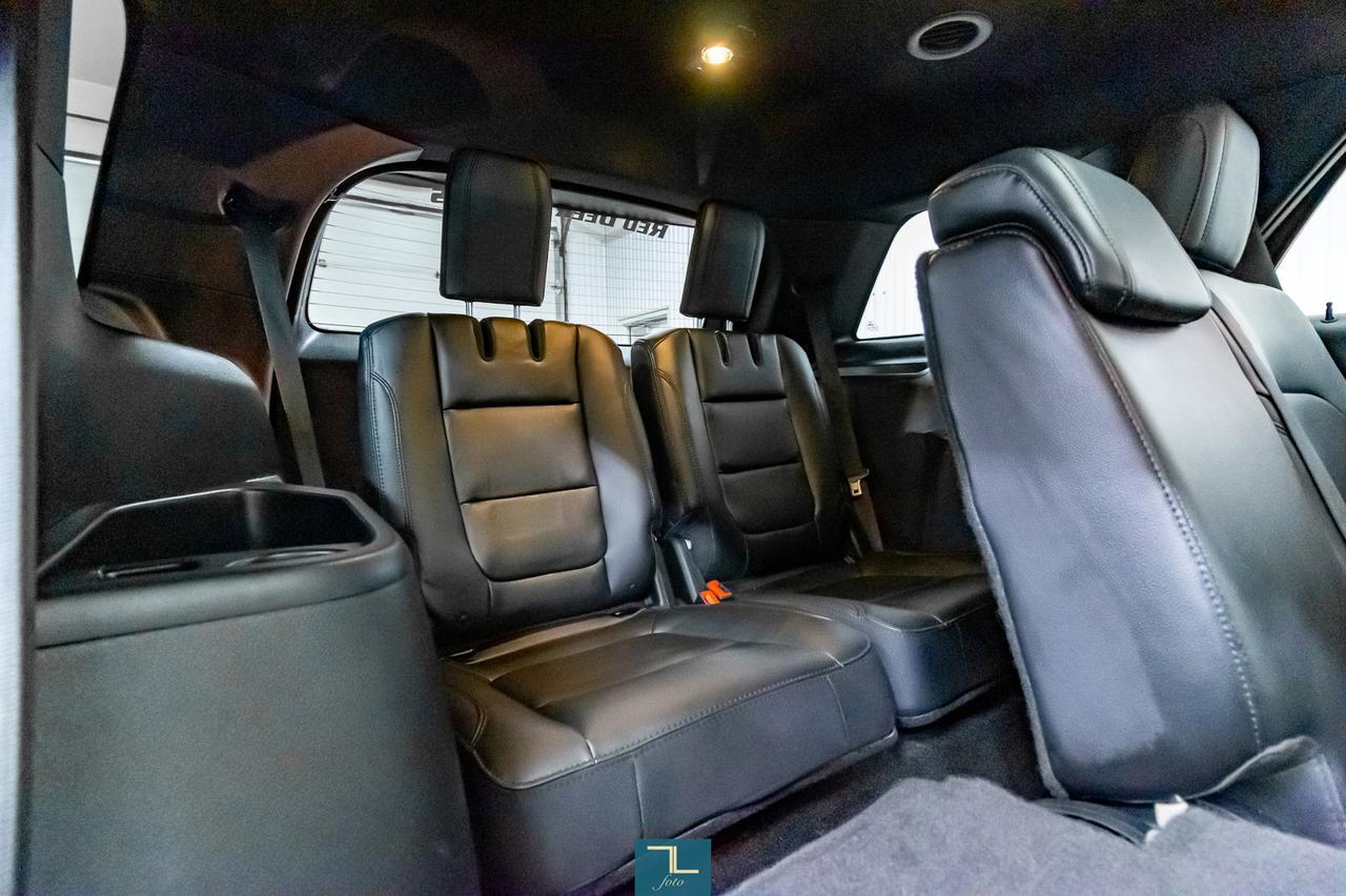 2017 Ford Explorer AWD XLT Leather Roof Nav BCam Red Deer AB