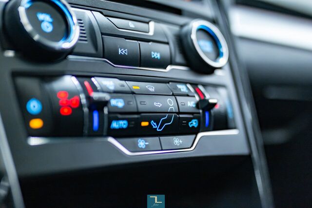 2017 Ford Explorer AWD XLT Leather Roof Nav BCam Red Deer AB