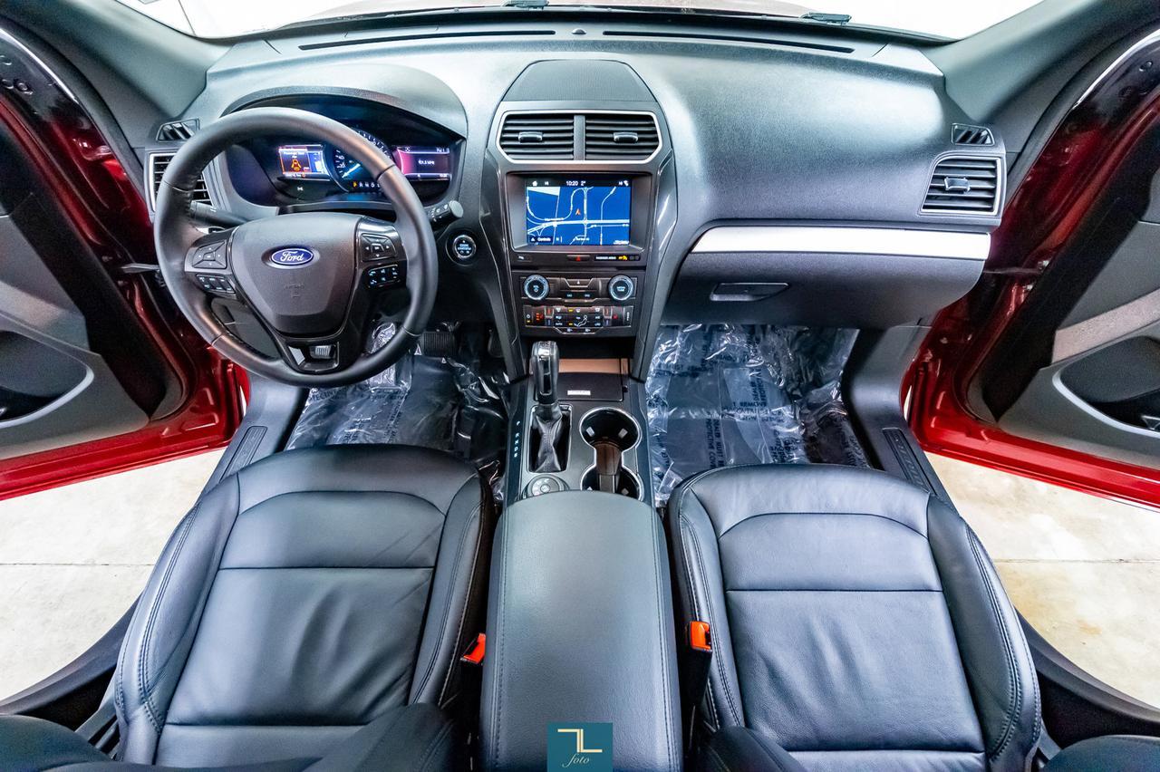 2017 Ford Explorer AWD XLT Leather Roof Nav BCam Red Deer AB