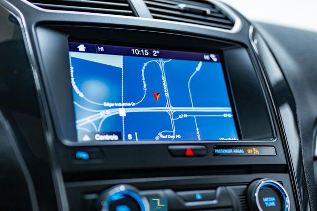 2017 Ford Explorer AWD XLT Leather Roof Nav BCam Red Deer AB