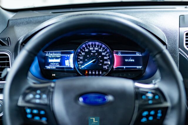 2017 Ford Explorer AWD XLT Leather Roof Nav BCam Red Deer AB