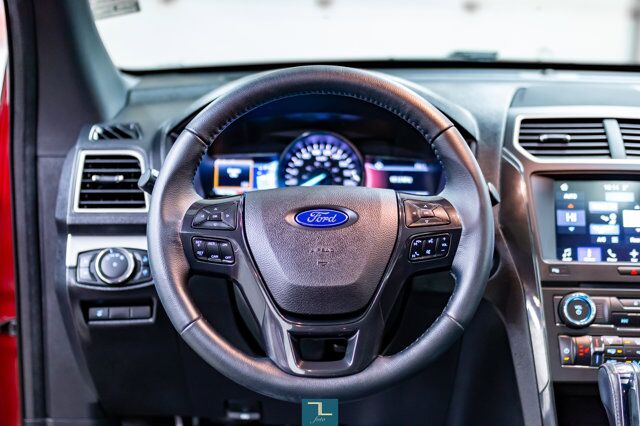 2017 Ford Explorer AWD XLT Leather Roof Nav BCam Red Deer AB