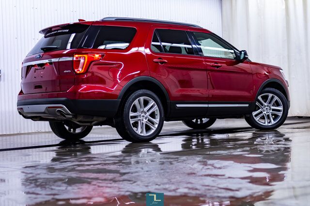 2017 Ford Explorer AWD XLT Leather Roof Nav BCam Red Deer AB