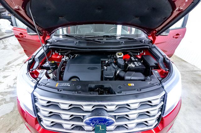 2017 Ford Explorer AWD XLT Leather Roof Nav BCam Red Deer AB