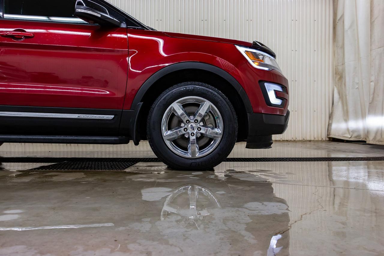 2017 Ford Explorer AWD XLT Nav BCam 3rd Row Red Deer AB
