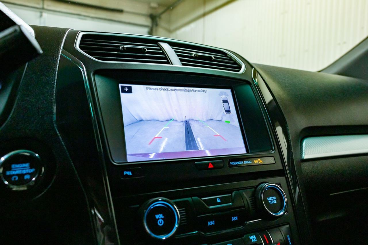 2017 Ford Explorer AWD XLT Nav BCam 3rd Row Red Deer AB