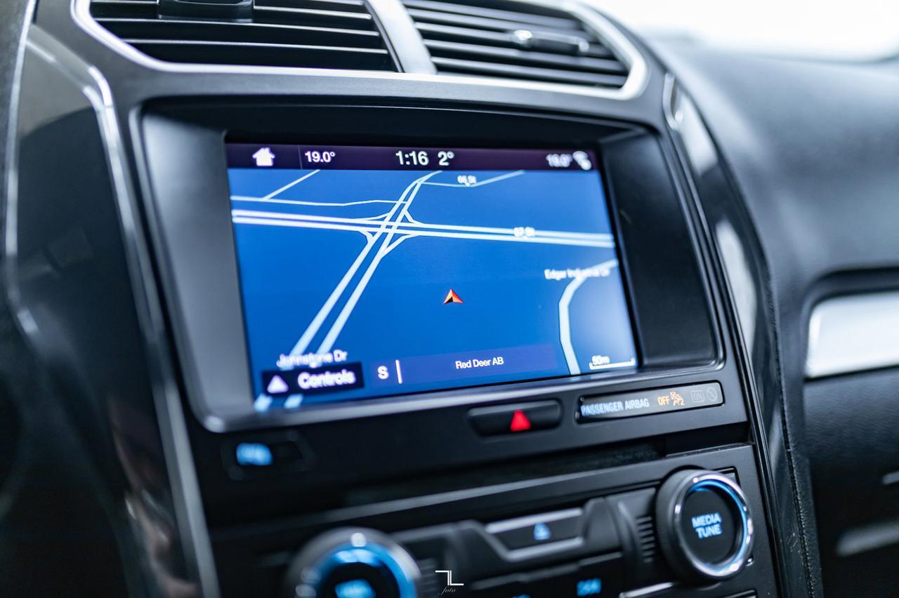 2017 Ford Explorer AWD XLT Nav BCam Third Row Red Deer AB