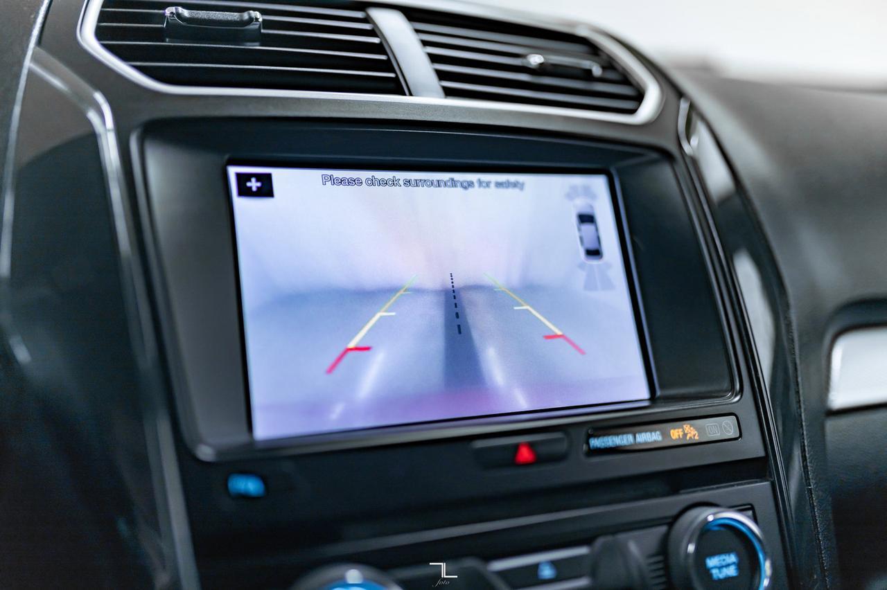 2017 Ford Explorer AWD XLT Nav BCam Third Row Red Deer AB