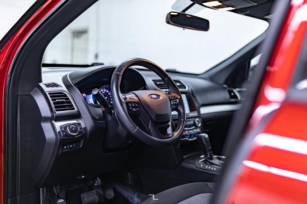 2017 Ford Explorer AWD XLT Nav BCam Third Row Red Deer AB