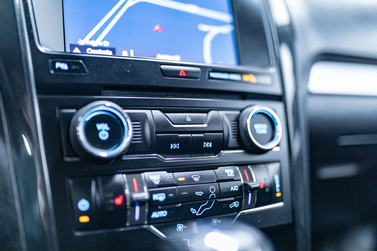 2017 Ford Explorer AWD XLT Nav BCam Third Row Red Deer AB