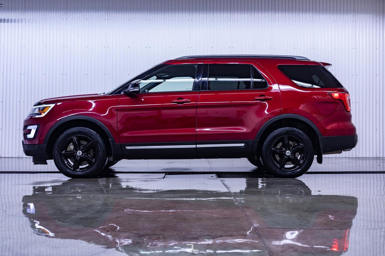 2017 Ford Explorer AWD XLT Nav BCam Third Row Red Deer AB