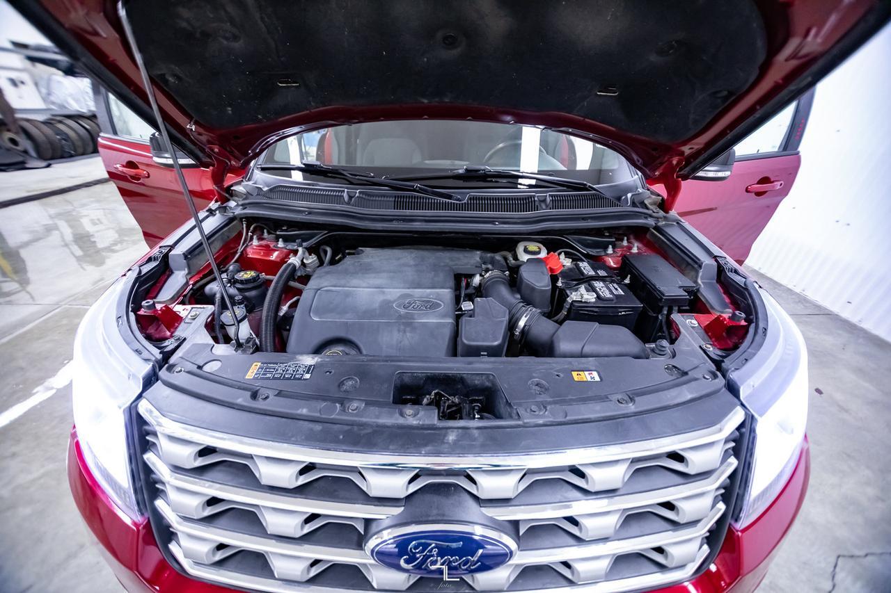 2017 Ford Explorer AWD XLT Nav BCam Third Row Red Deer AB
