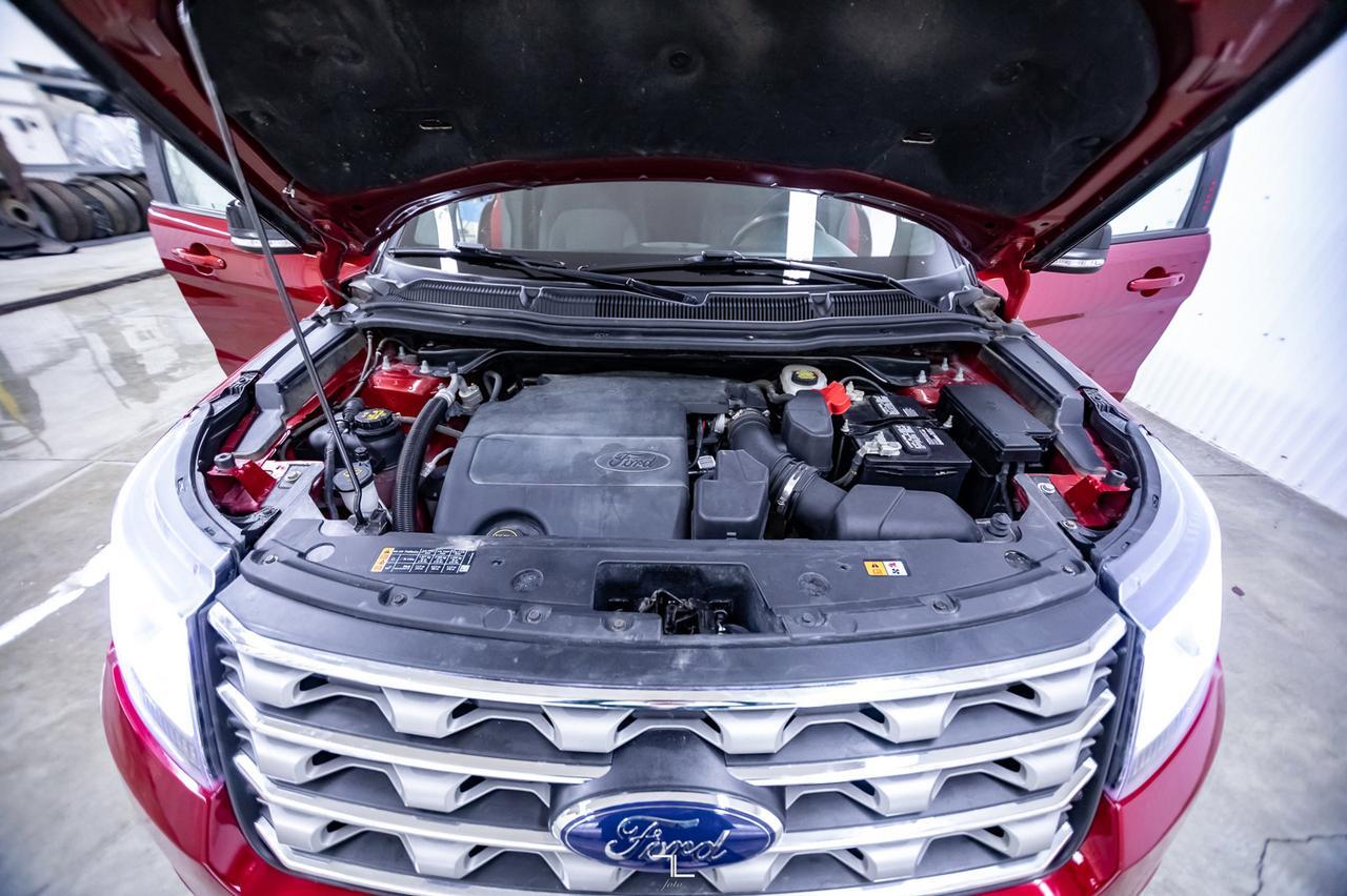 2017 Ford Explorer AWD XLT Nav BCam Third Row Red Deer AB