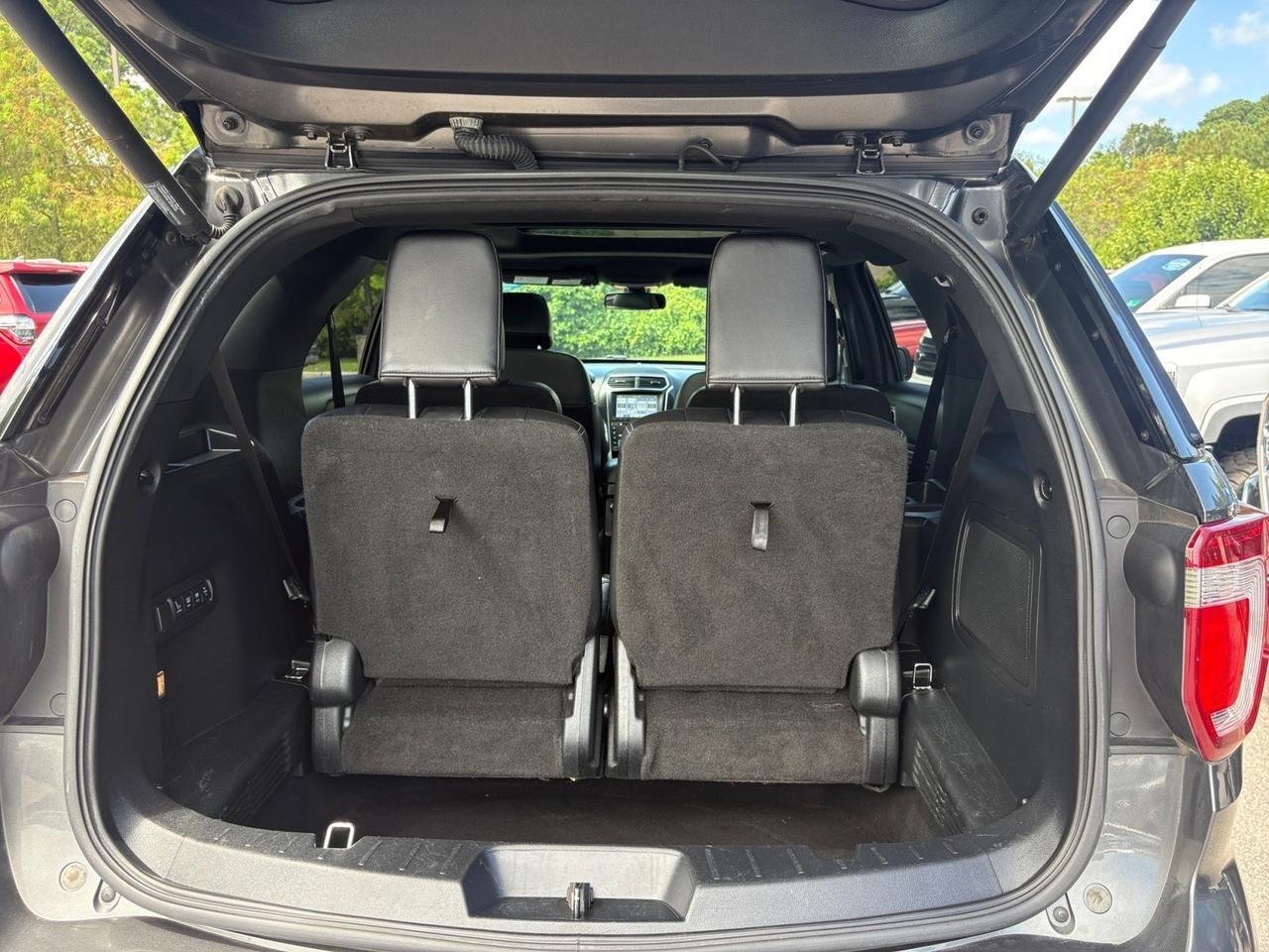 2017 Ford Explorer Limited, POWER LIFTGATE, ROOF RACKS, PANORAMIC MOONROOF, NAVIGATION, HEATED FRONT & REAR SEATS, POWER 3RD ROW SEATING, BLUETOOTH, CLEAN CARFAX, LOW MILEAGE, EXPLORE THE ROAD IN THIS FORD! Virginia Beach VA