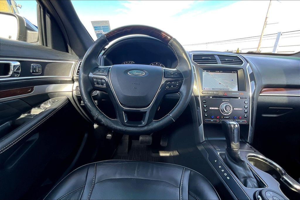 2017 Ford Explorer Platinum OR