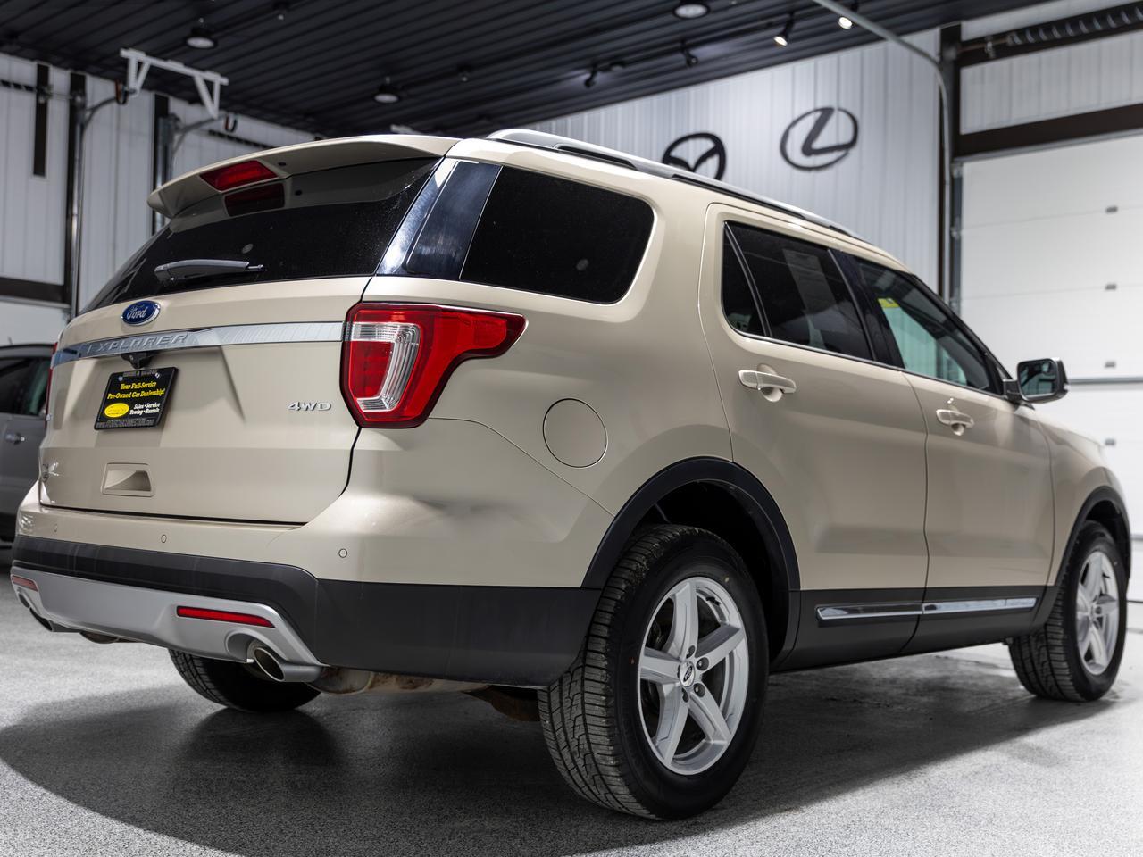 2017 Ford Explorer XLT 4WD 7-Passenger Cranberry PA