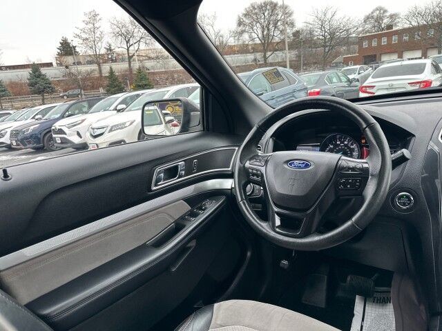 2017 Ford Explorer XLT Worcester MA 2017 Ford Explorer XLT Worcester MA