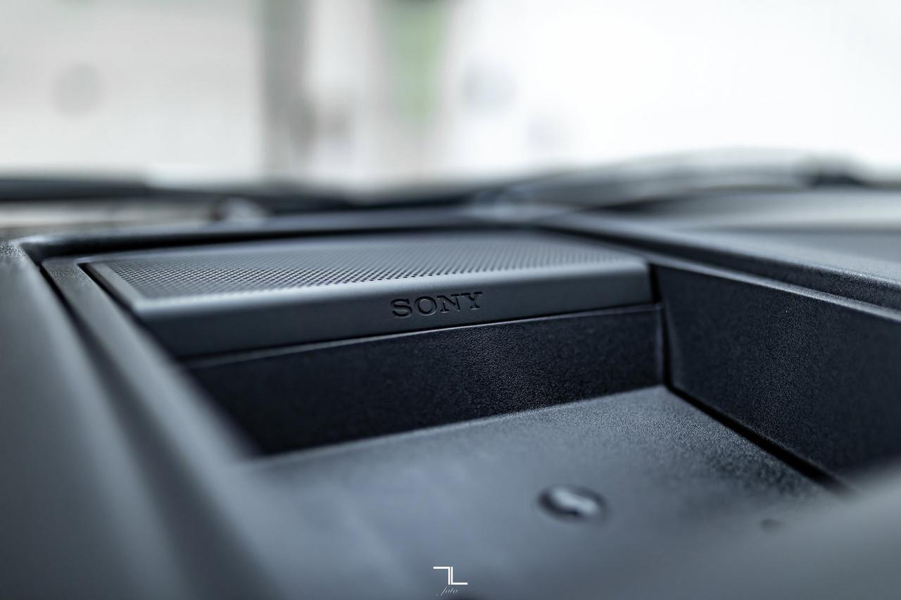 2017 Ford F-150 4x4 Super Crew Lariat FX4 Appearance PKG Leather Roof Nav Red Deer AB