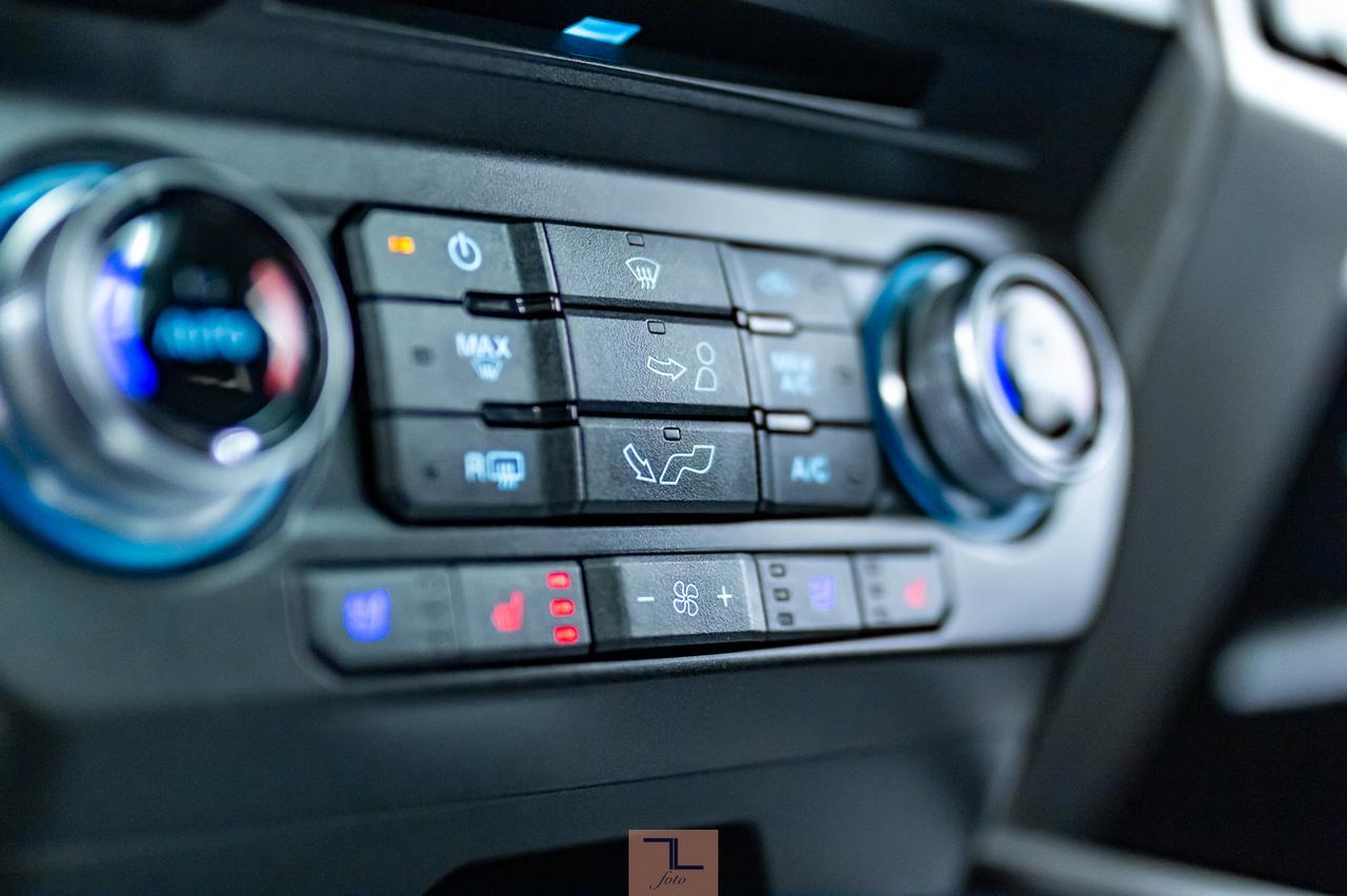 2017 Ford F-150 4x4 Super Crew Lariat FX4 Leather Roof Nav Red Deer AB