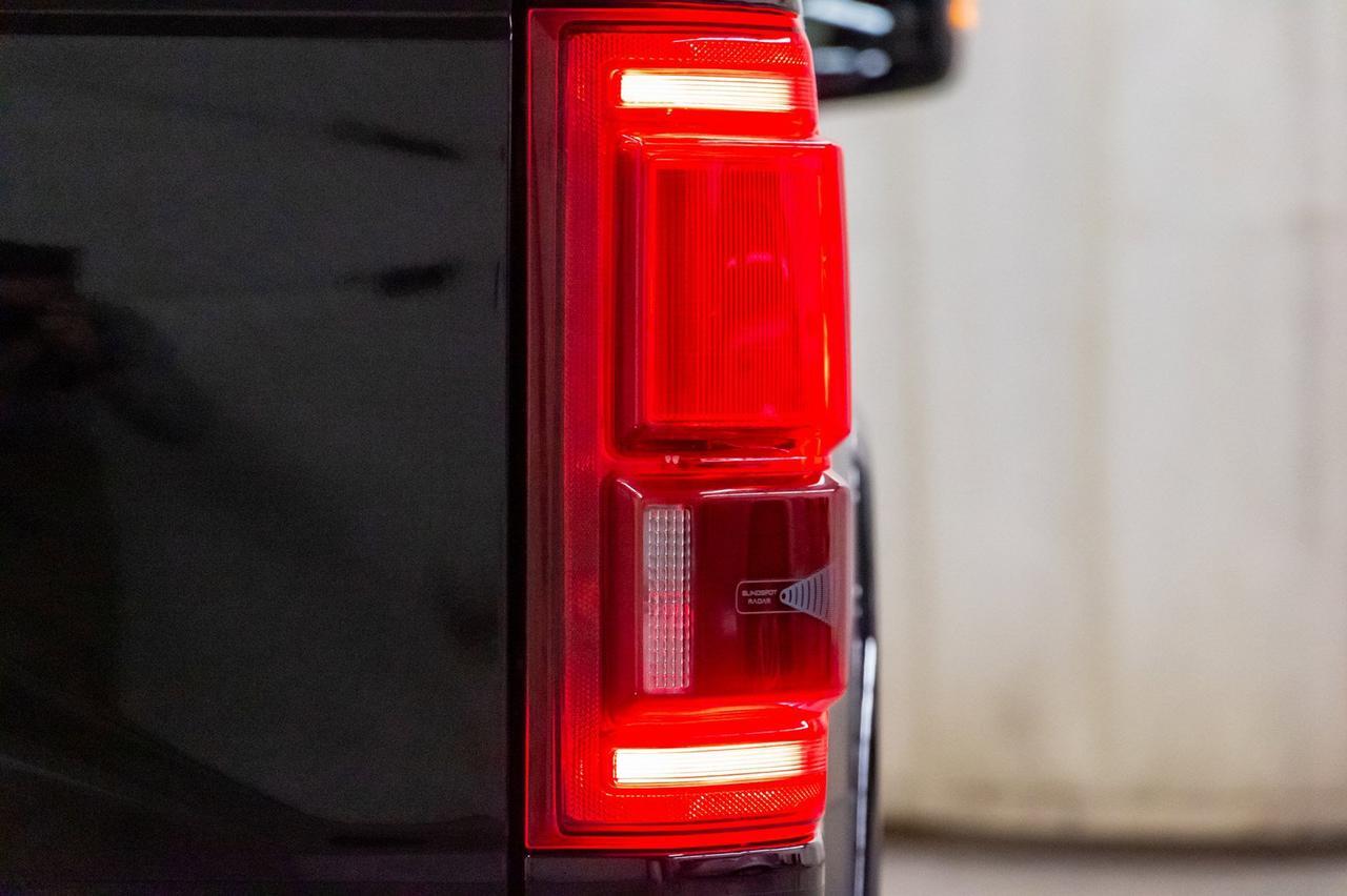 2017 Ford F-150 4x4 Super Crew Lariat FX4 Longbox Leather Roof Nav Red Deer AB