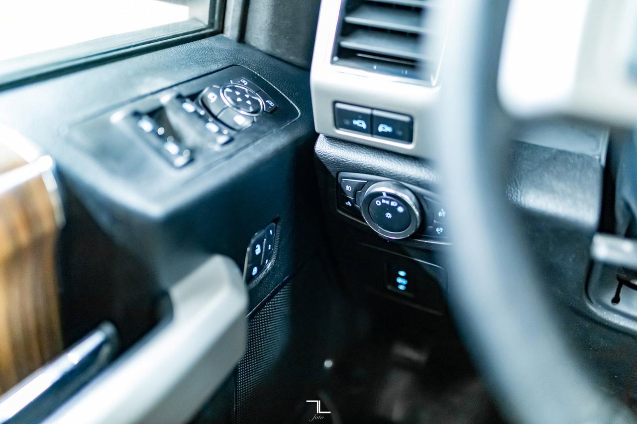 2017 Ford F-150 4x4 Super Crew Lariat Leather Nav BCam Red Deer AB