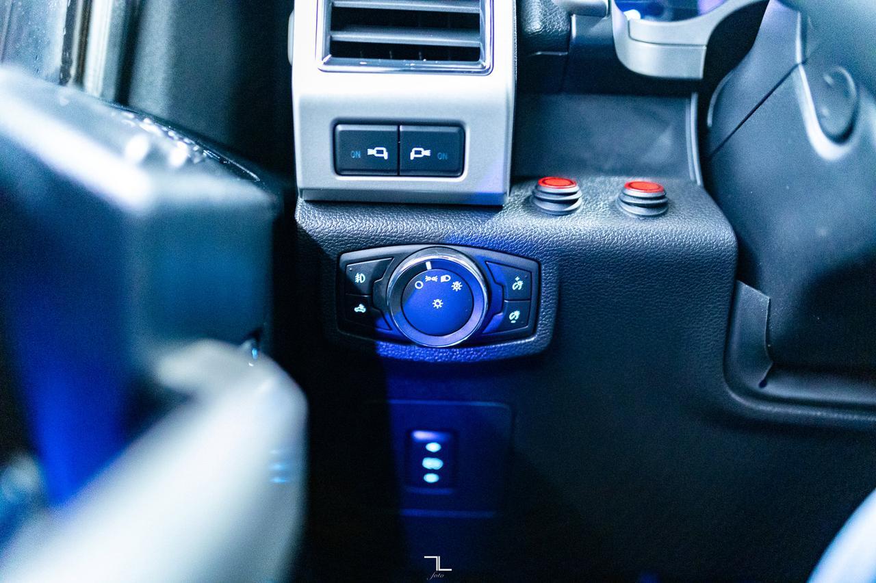 2017 Ford F-150 4x4 Super Crew Lariat Leather Nav BCam Red Deer AB