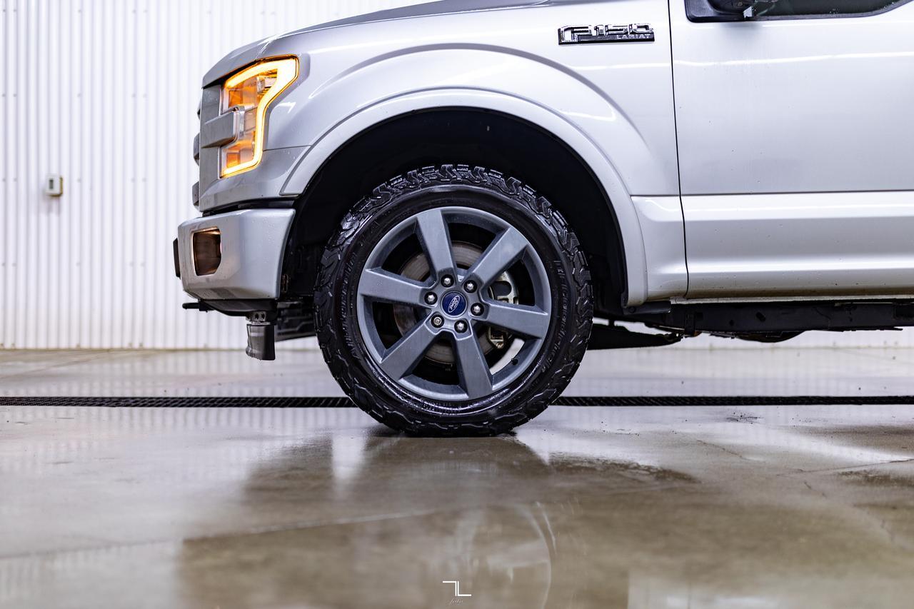 2017 Ford F-150 4x4 Super Crew Lariat Leather Roof Nav BCam Red Deer AB