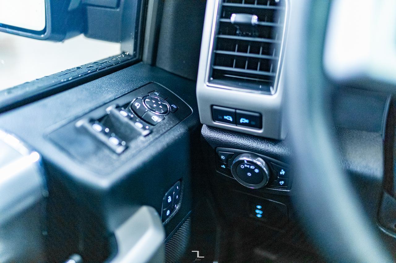 2017 Ford F-150 4x4 Super Crew Lariat Leather Roof Nav BCam Red Deer AB