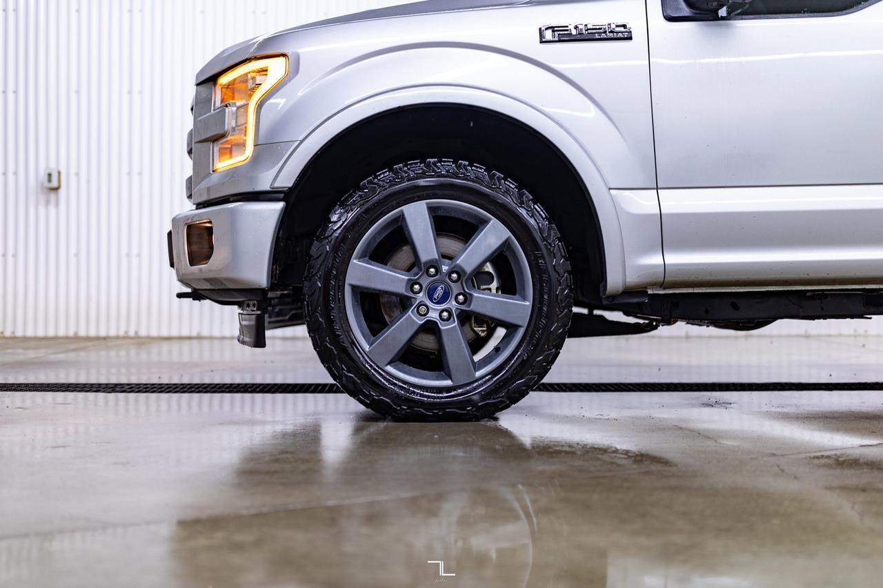 2017 Ford F-150 4x4 Super Crew Lariat Leather Roof Nav BCam Red Deer AB