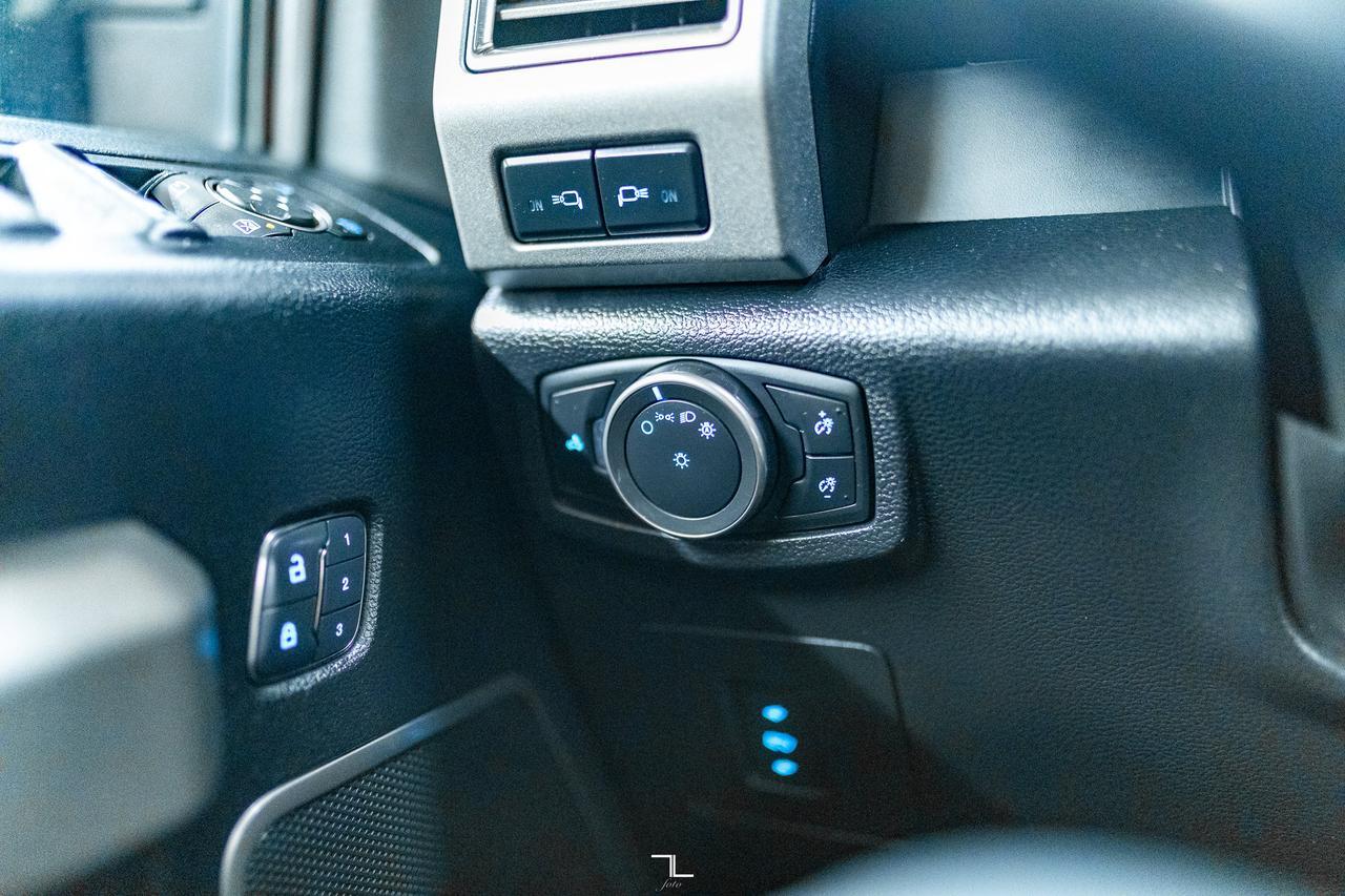 2017 Ford F-150 4x4 Super Crew Raptor Leather Roof Nav BCam Red Deer AB