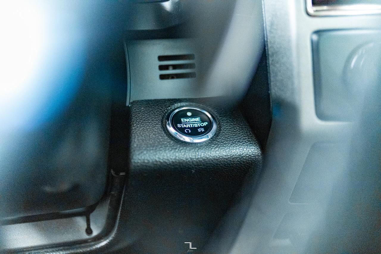 2017 Ford F-150 4x4 Super Crew Raptor Leather Roof Nav BCam Red Deer AB