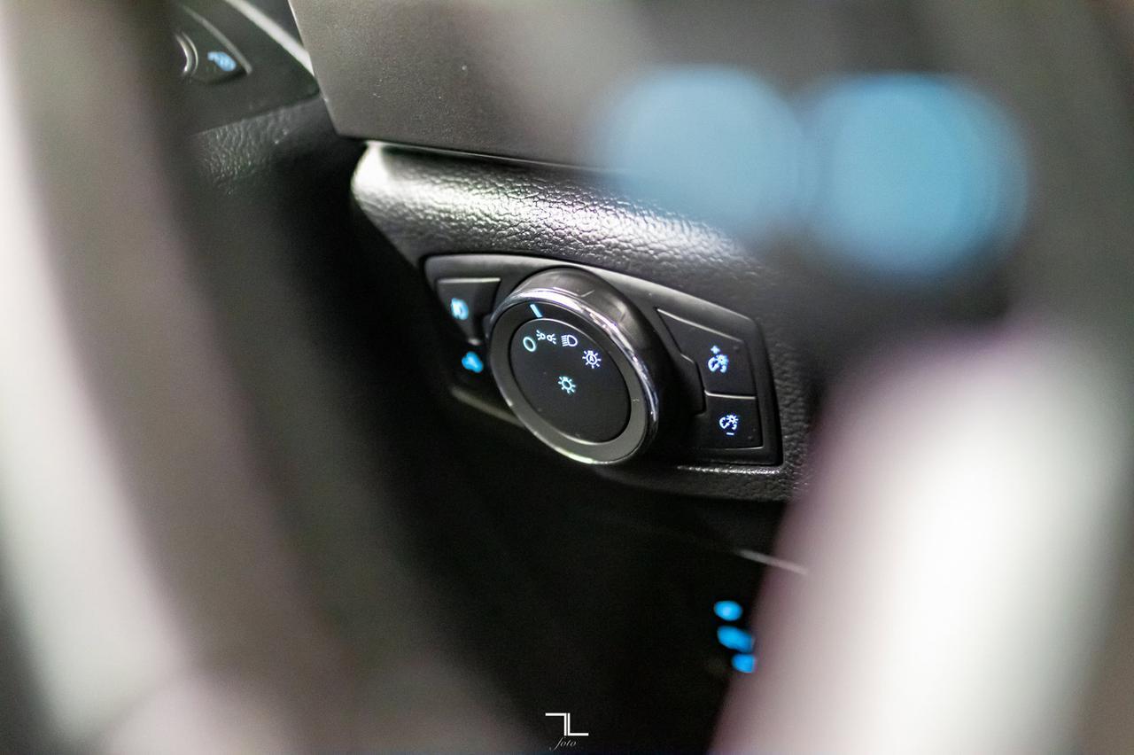 2017 Ford F-150 4x4 Super Crew XLT FX4 Longbox Nav Roof BCam Red Deer AB