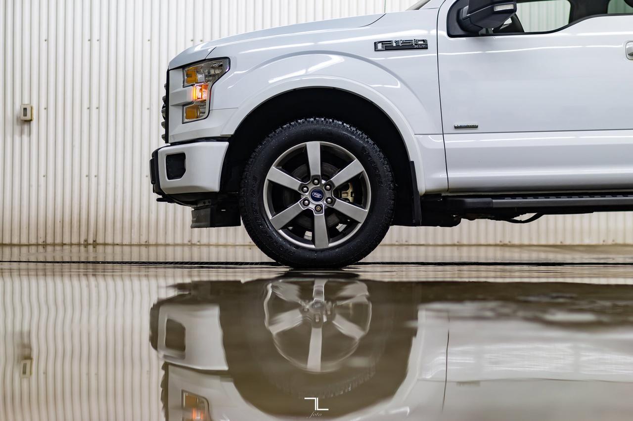 2017 Ford F-150 4x4 Super Crew XLT FX4 Longbox Nav Roof BCam Red Deer AB