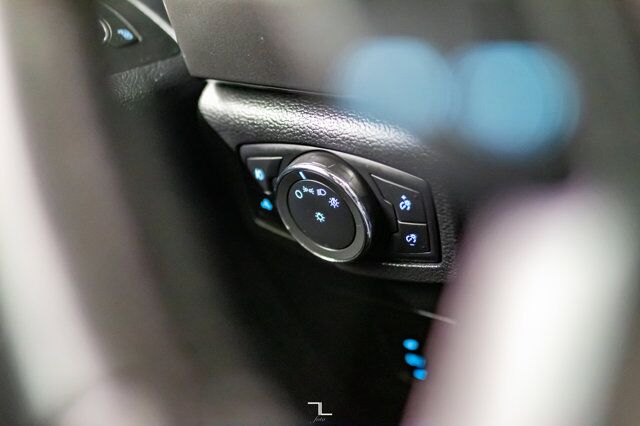 2017 Ford F-150 4x4 Super Crew XLT FX4 Longbox Nav Roof BCam Red Deer AB