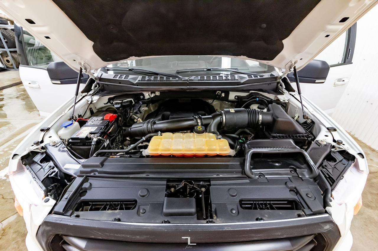 2017 Ford F-150 4x4 Super Crew XLT FX4 Longbox Nav Roof BCam Red Deer AB