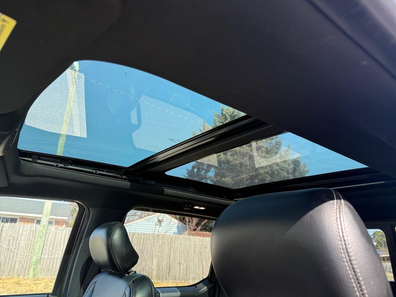 2017 Ford F-150 Lariat, HEATED/VENTILATED SEATS, HEATED REAR SEATS, MOONROOF, POWER SLIDING REAR WINDOW, TOW HOOKS, TOW PACKAGE, POWER/HEATED MIRRORS, TONNEAU COVER, UNIVERSAL GARAGE DOOR OPENER, REMOTE START, ONLY 1 OWNER, CLEAN CARFAX! Norfolk VA