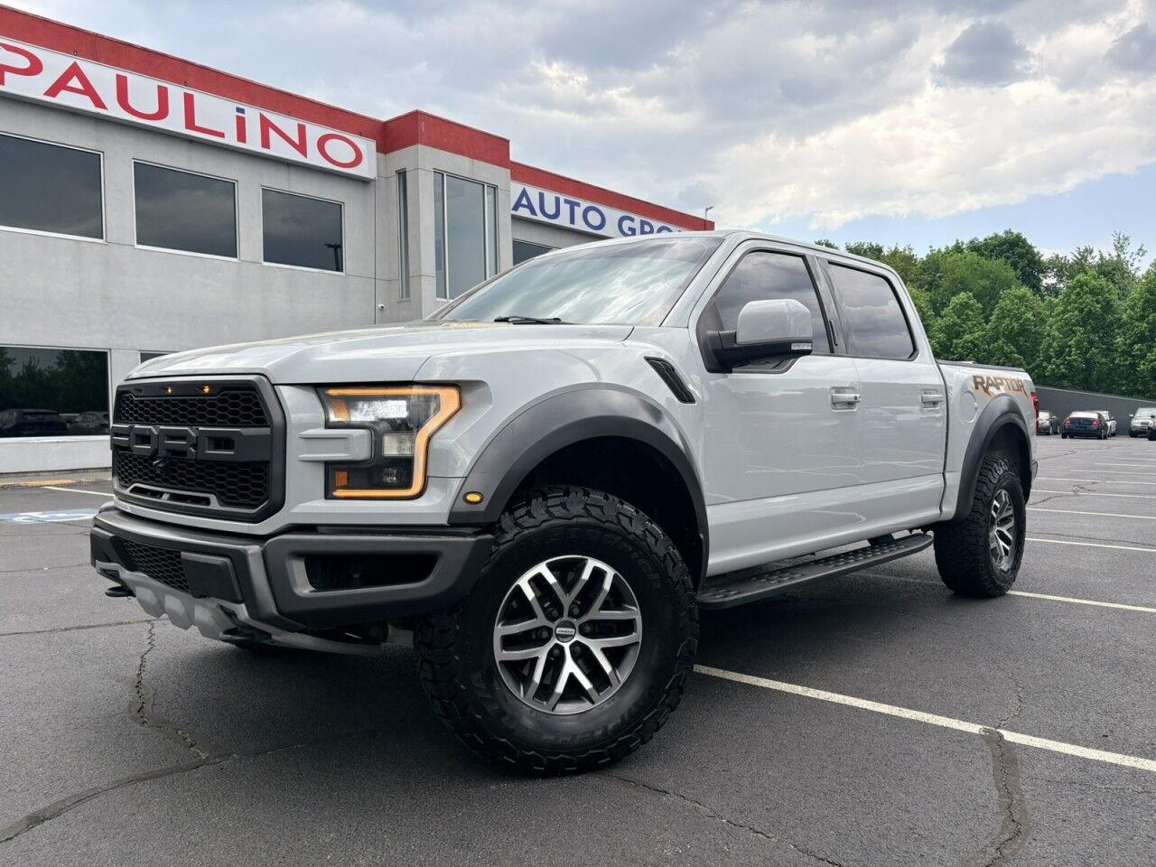 2017.0 Ford F-150 Raptor 4x4 SuperCrew 5-1/2 Box's photo