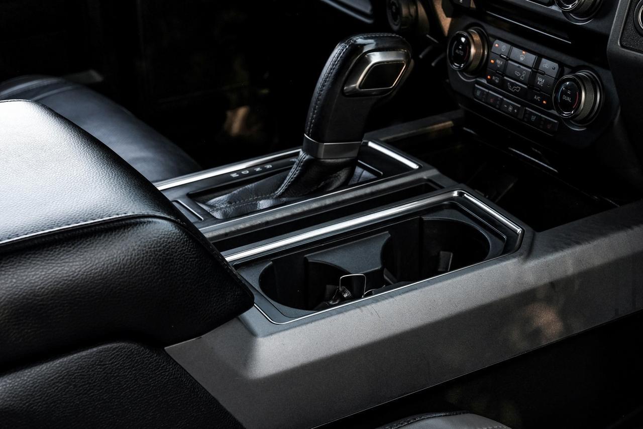 2017 Ford F-150 Raptor photo 19
