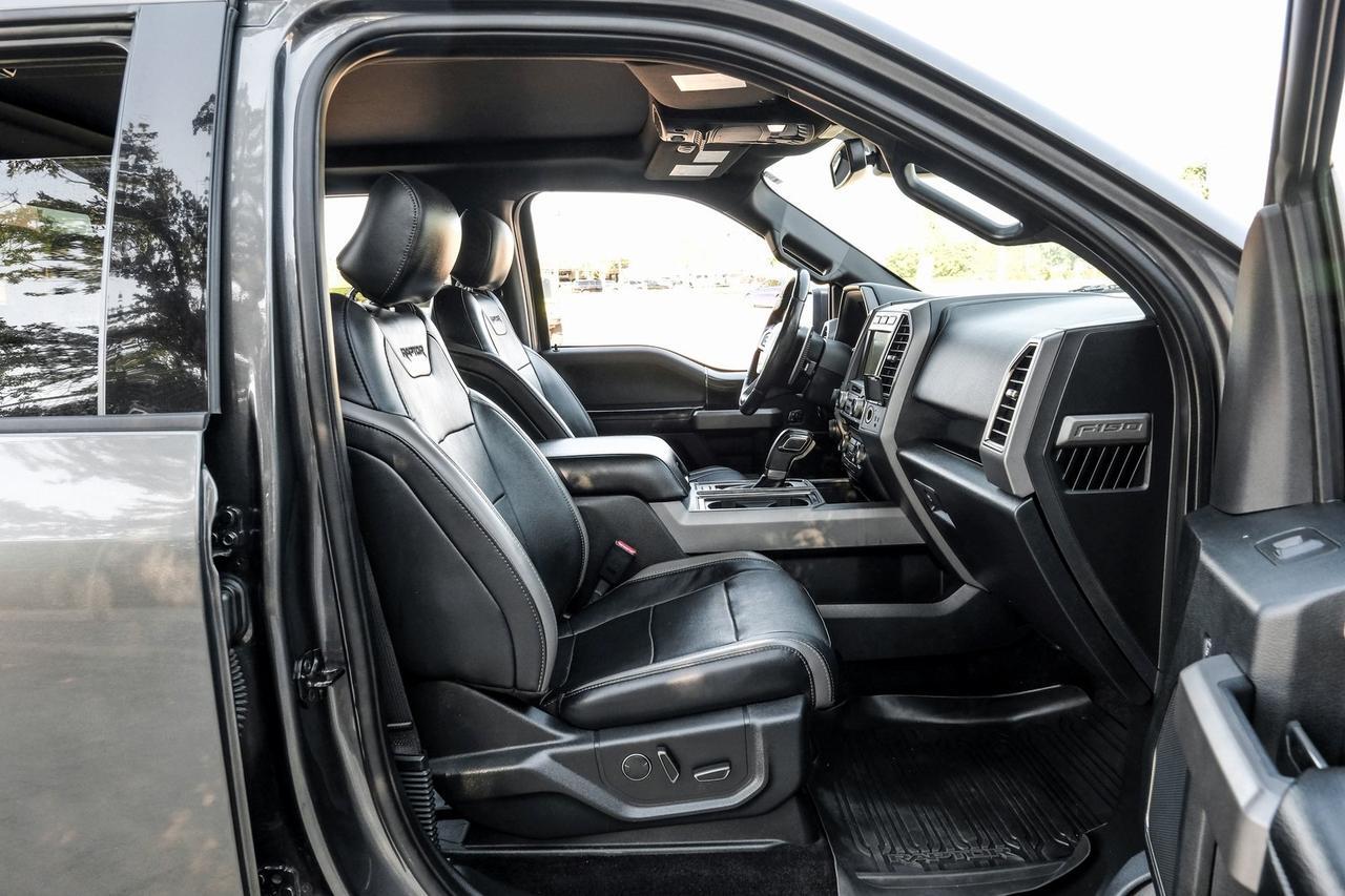 2017 Ford F-150 Raptor photo 32