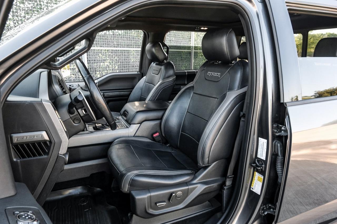 2017 Ford F-150 Raptor photo 31