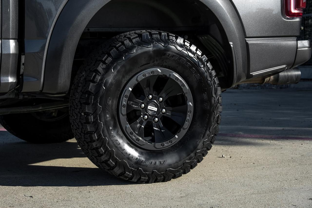 2017 Ford F-150 Raptor photo 47