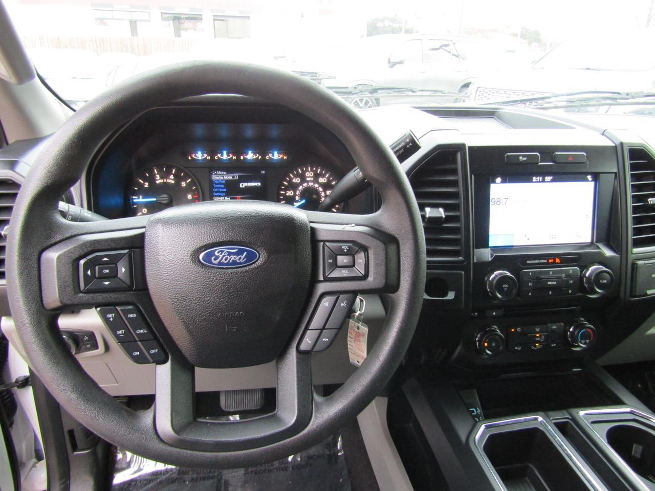 2017 Ford F-150 XL 2WD SuperCrew 5.5 Box Grand Prairie TX