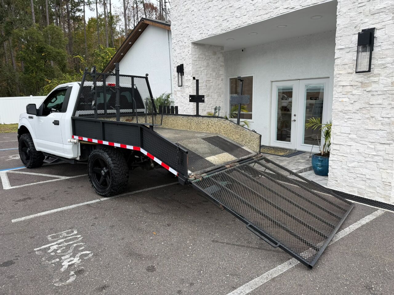 2017 Ford F-150 XLT 2WD Reg Cab 8&apos; Box Jacksonville FL