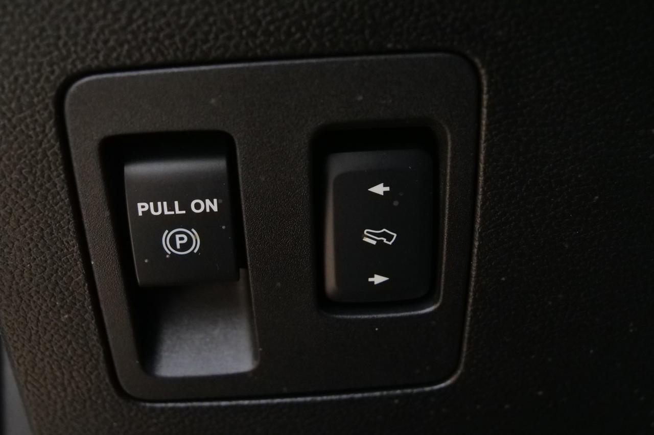 2017 Ford F-150 XLT 4X4 / Tow Package / Pano Sunroof / Heated Seats! Lincolnton NC