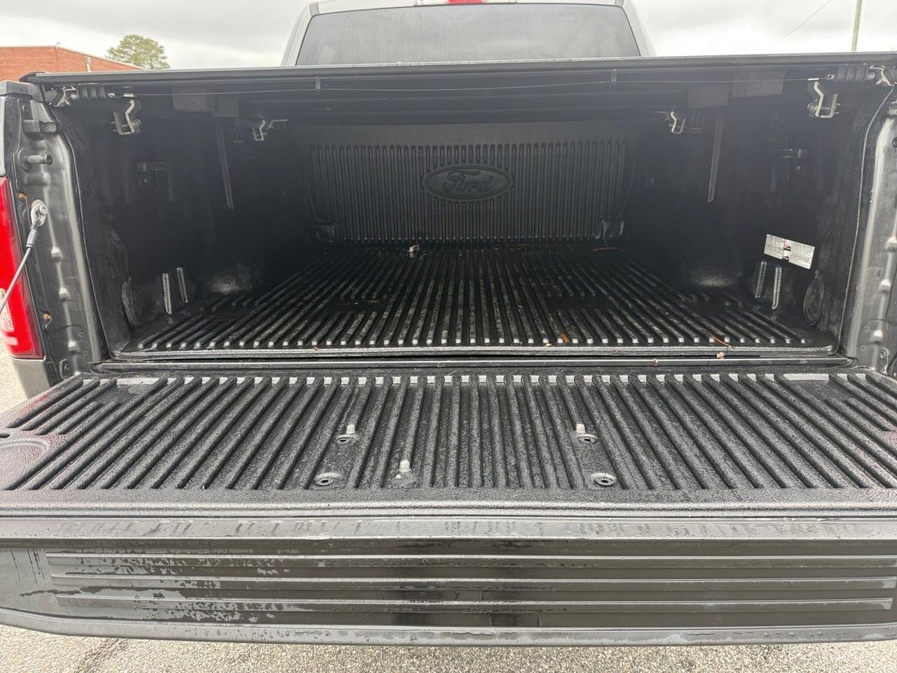 2017 Ford F-150 XLT, BACKUP CAMERA, BED COVER, RUNNING BOARDS, TOW PACKAGE, POWER AND HEATED MIRRORS, OFF ROAD TIRES, COME AND TEST DRIVE THIS FORD F-150 TODAY! Norfolk VA