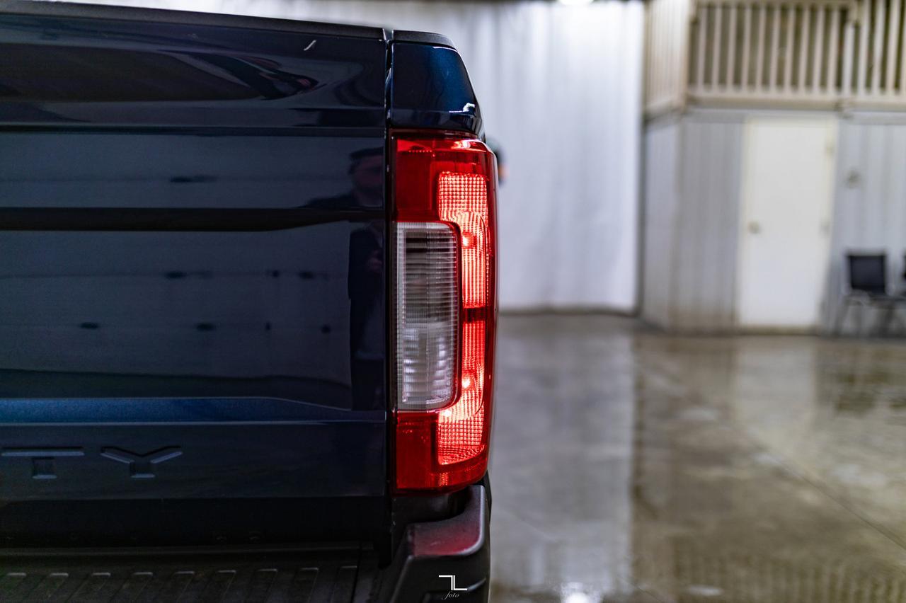 2017 Ford F-250 4x4 Crew Cab XL Longbox Diesel Red Deer AB