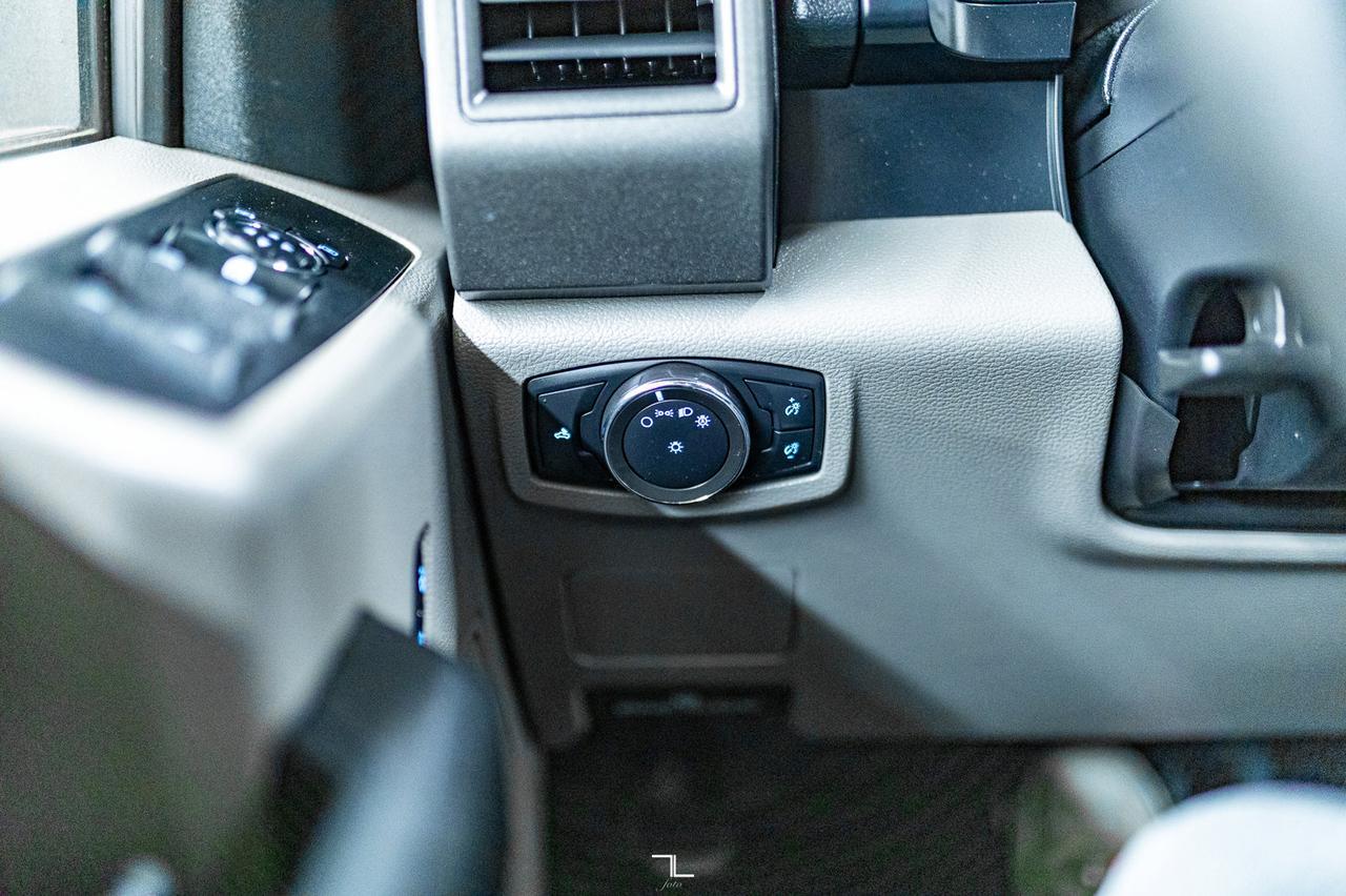 2017 Ford F-250 4x4 Crew Cab XL Longbox Diesel Red Deer AB